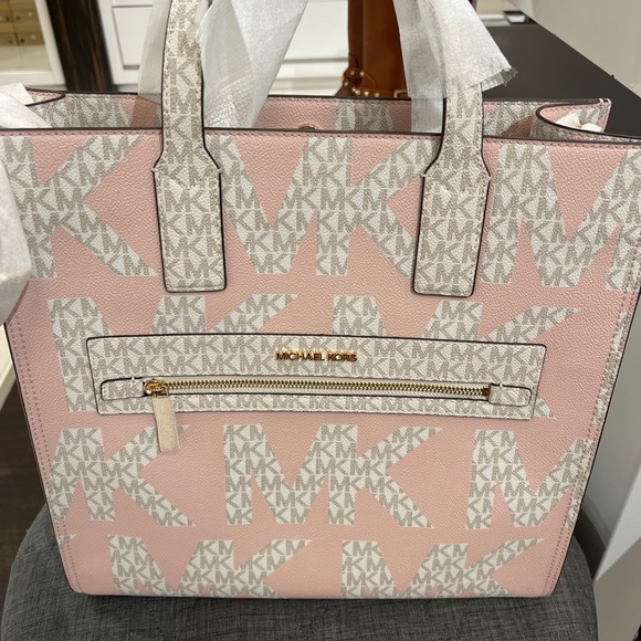 Michael Kors Kenly Large NS Tote - Picture 2 of 10